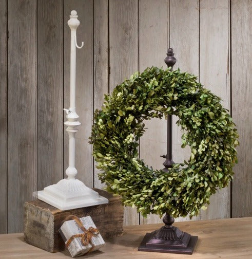 148. Wreath Stand Cream