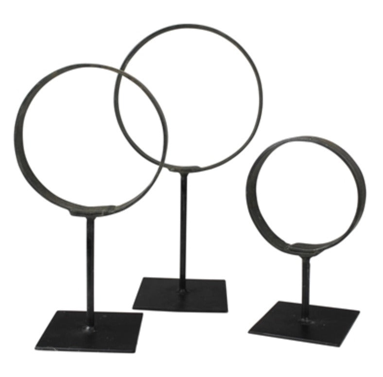 214. Ring On Stand Lg