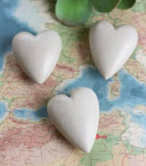 122 White Stone Hearts