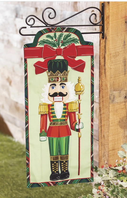 232  Deck the Halls Garden Flag