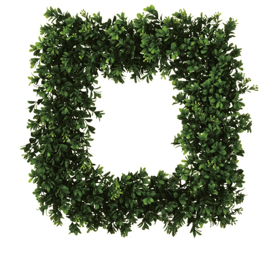 101  Boxwood wreath sq 17 x 17