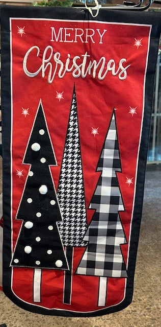 232. Christmas Tree Trio Flag
